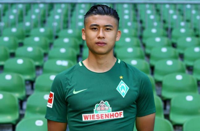 相隔不远的 相隔不远的